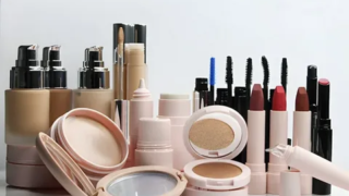 Modern Beauty Solutions: How Makeup, Cosmetics and Hair Care Brands Can Win Customers